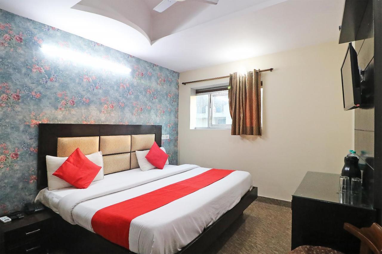 Hotel Westend Holiday Home 5 Mint From Nizamuddin Railway Station Ню Делхи Екстериор снимка