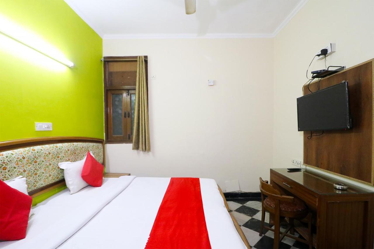 Hotel Westend Holiday Home 5 Mint From Nizamuddin Railway Station Ню Делхи Екстериор снимка