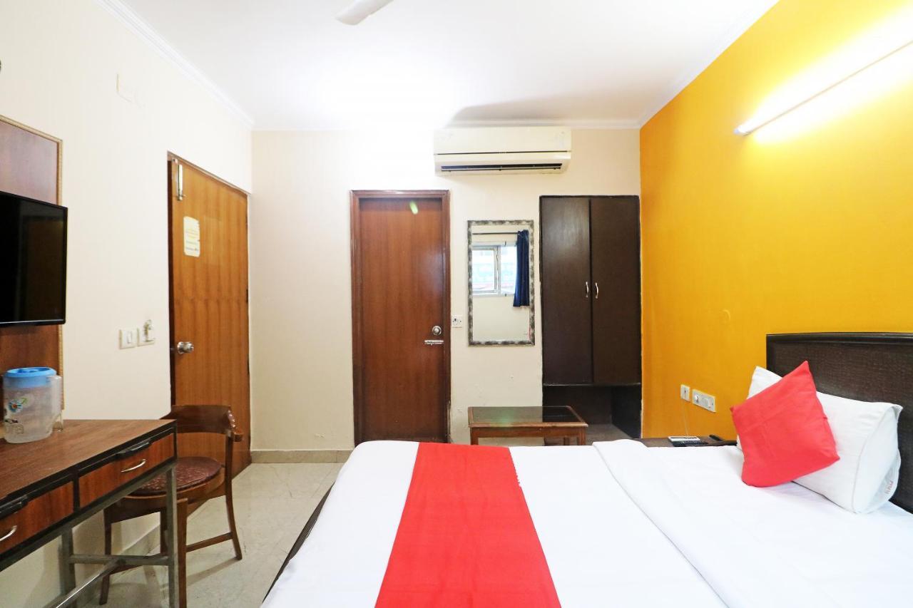 Hotel Westend Holiday Home 5 Mint From Nizamuddin Railway Station Ню Делхи Екстериор снимка