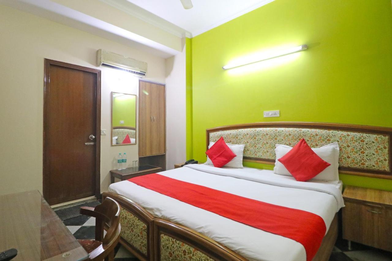 Hotel Westend Holiday Home 5 Mint From Nizamuddin Railway Station Ню Делхи Екстериор снимка