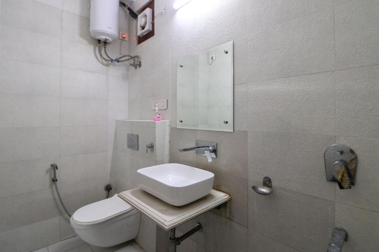 Hotel Westend Holiday Home 5 Mint From Nizamuddin Railway Station Ню Делхи Екстериор снимка