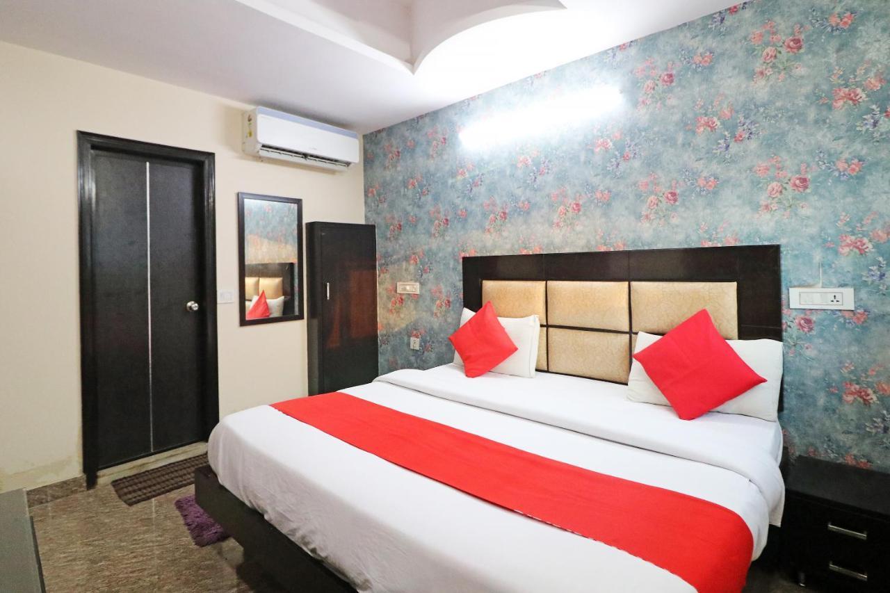 Hotel Westend Holiday Home 5 Mint From Nizamuddin Railway Station Ню Делхи Екстериор снимка