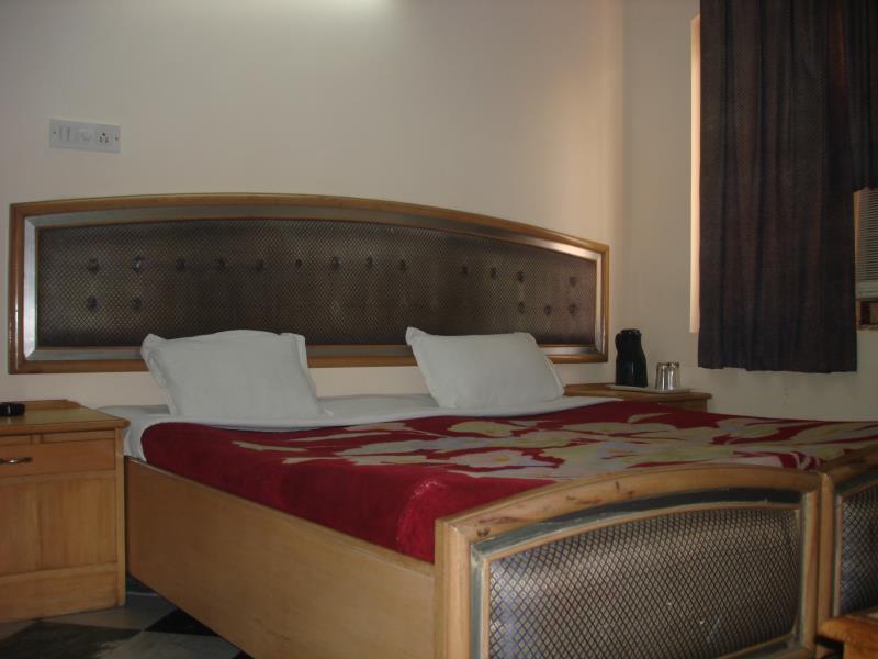 Hotel Westend Holiday Home 5 Mint From Nizamuddin Railway Station Ню Делхи Екстериор снимка